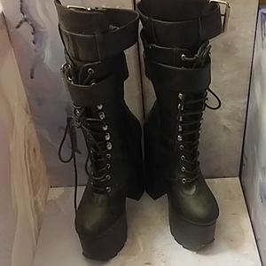 Sz 8 Demonia 6.5" Platform Block Heel Boots
